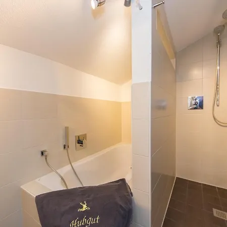 Bio-bergbauernhof Hubgut * زيل أم سي