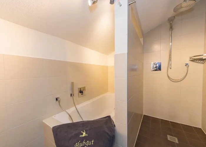 Bio-bergbauernhof Hubgut * 滨湖采尔